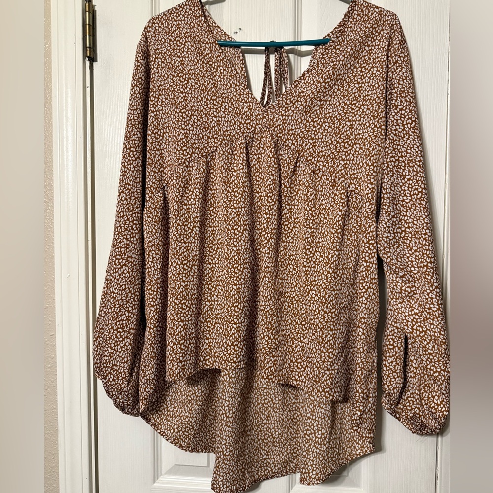 Umgee animal print bubble sleeve deep tie back blouse
